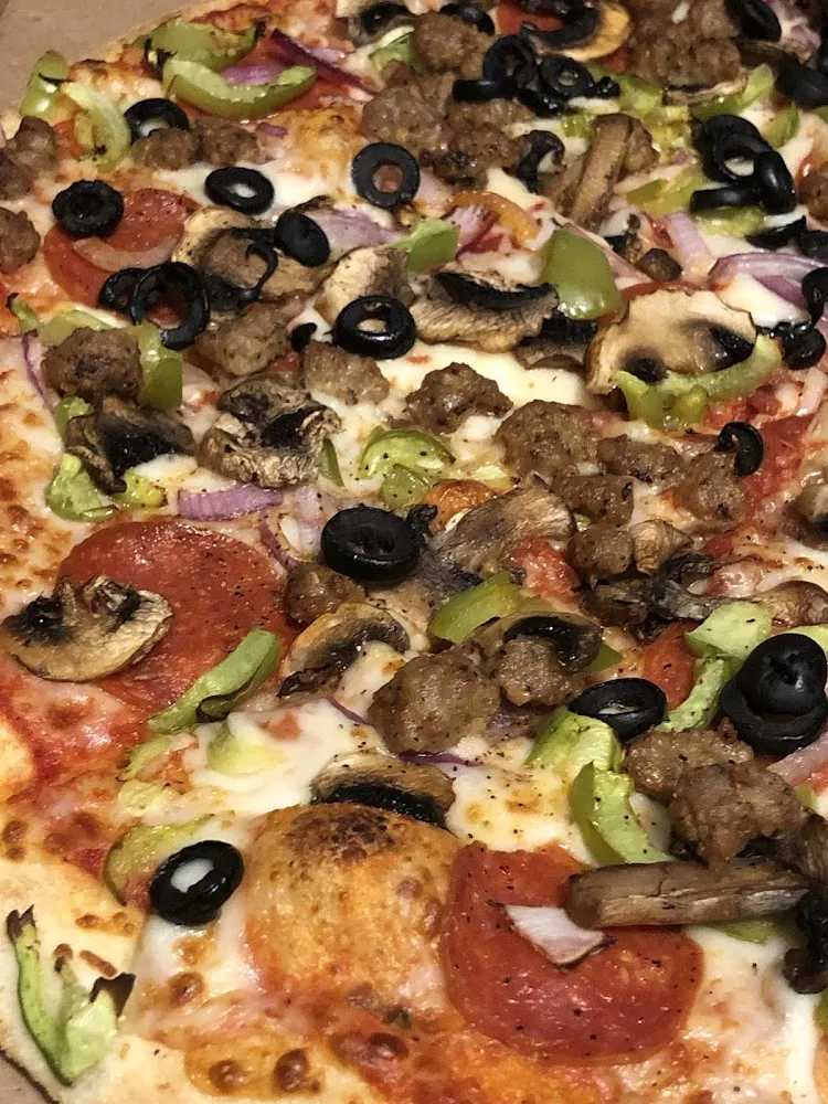 Deluxe Pizza